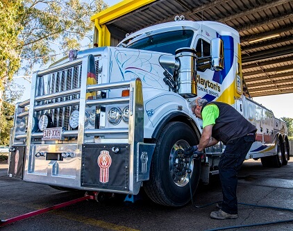 Truck, Tractor and Bus Servicing